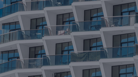 REBA Benchmark | Early Signs of Stabilization as Quality Tiers Stay Divided